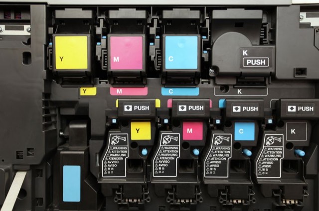 Εσωτερικό έγχρωμου φωτοτυπικού με τα toner CMYK