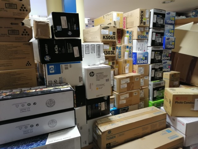 Ράφια με αναλώσιμα και ανταλλακτικά στην αποθήκη της ΓΡΑΜΜΗ Μ. ΕΠΕ, φωτογραφία 12